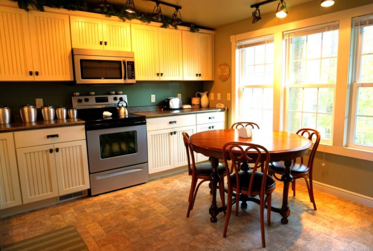 Cabin 360 Kitchen 768x516