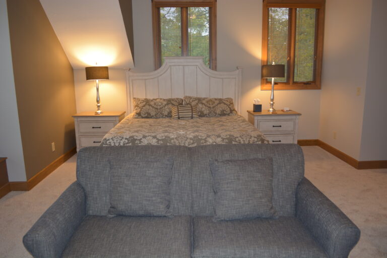 Cornerstone Lodge Room 2 768x512