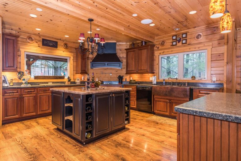 EaglesNestLodge Kitchen 768x513