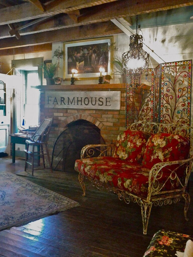 Farmhouse Cafe Inside 768x1025
