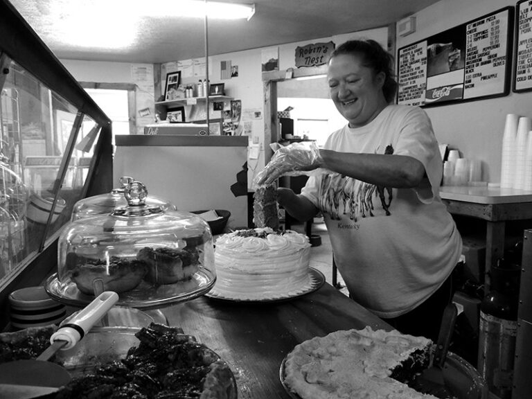 Gatesville Country Store Cake 768x576