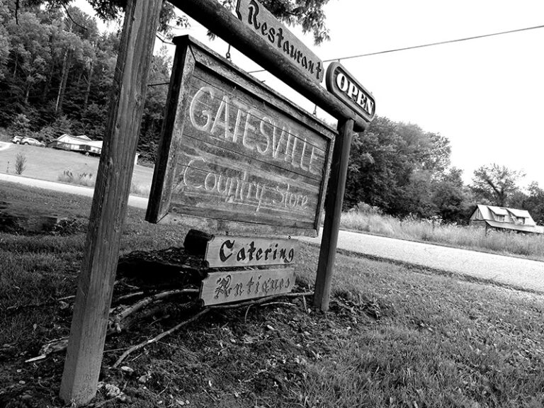 Gatesville Country Store Sign 768x576
