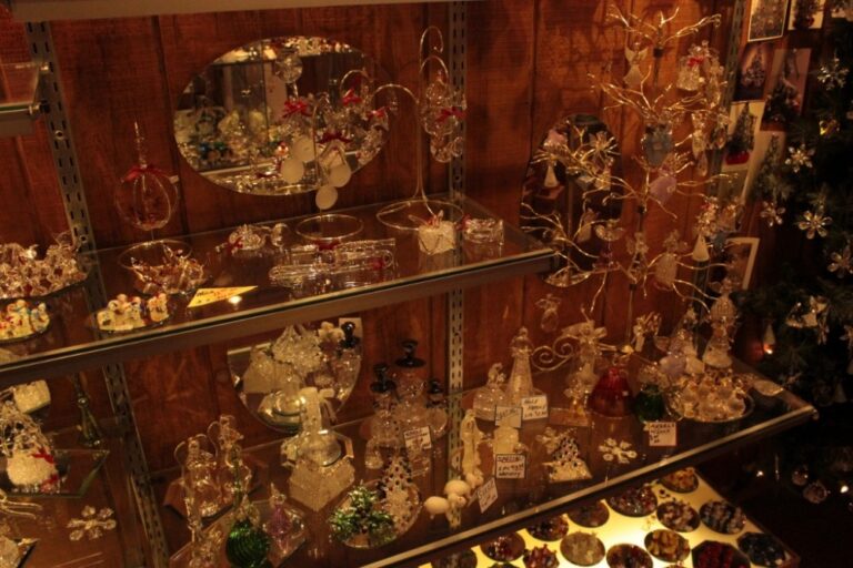 Lawrence Family Glass Blowers1 768x512