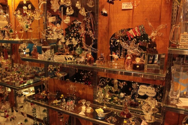 Lawrence Family Glass Blowers3 768x512