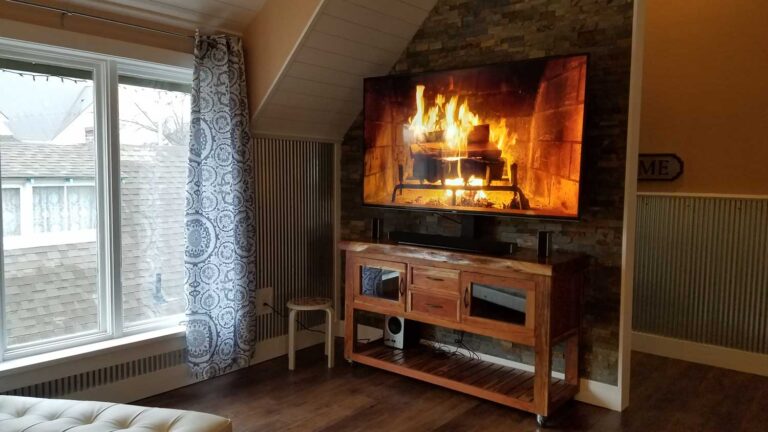 LucysLoftLargeScreenTV 768x432