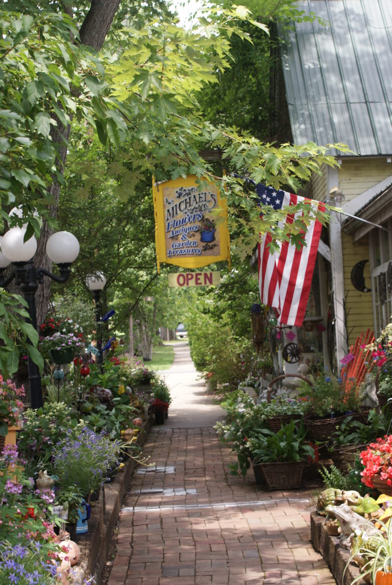 MichaelsFlowers SidewalkView 768x1147