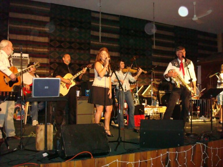 MikesDanceBarn Performance 768x576