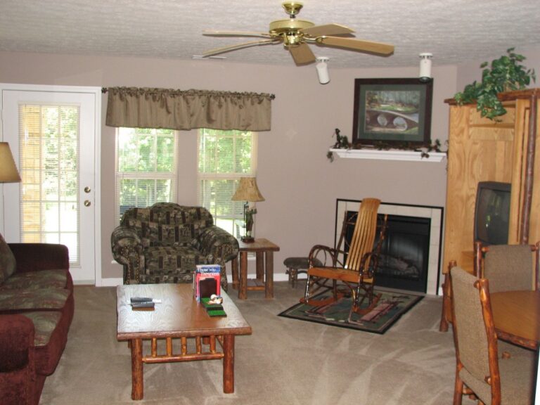 Salt Creek Golf Condo Living Room 768x576