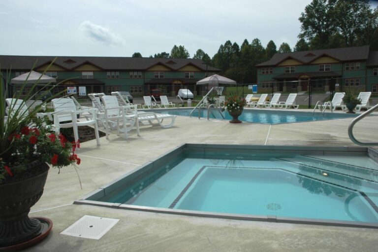 Salt Creek Golf Retreat Pool 768x511