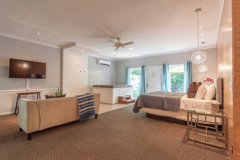 TheYellowwoodNashvilleIndiana1 768x513