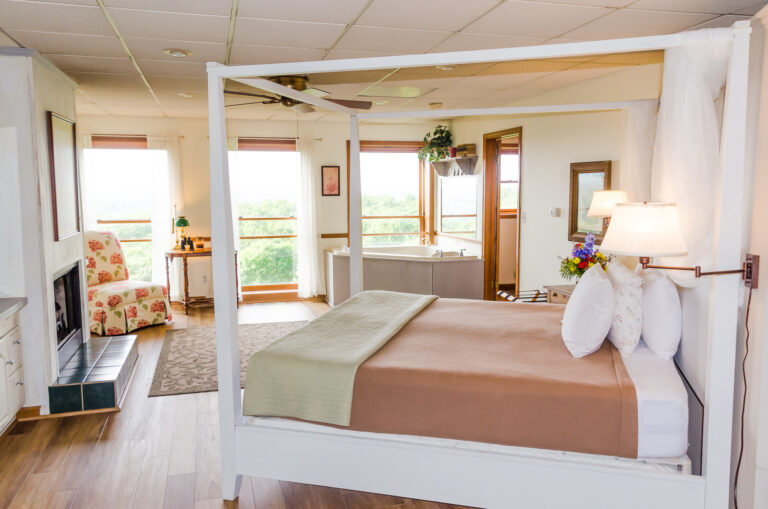 TreetopRetreat  768x509