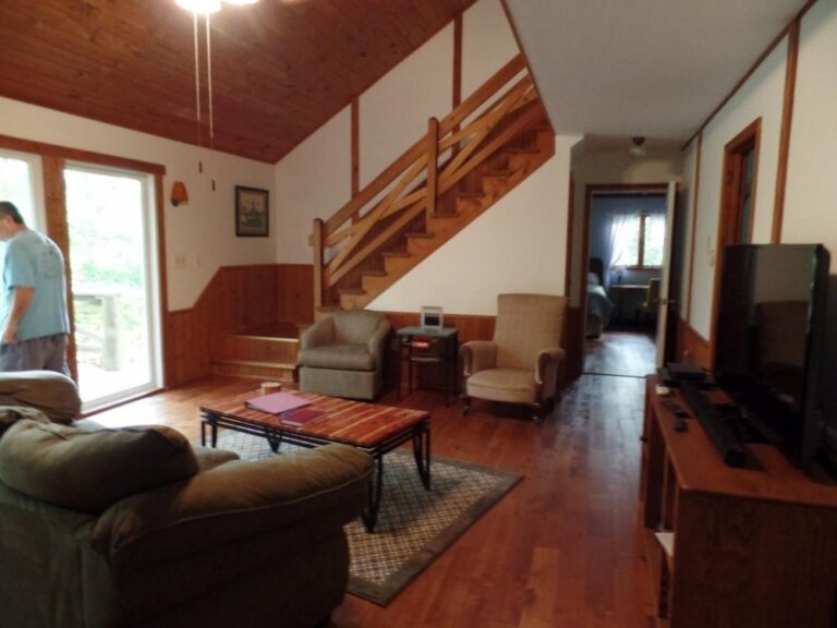 Woodhaven Family Room 2 768x576