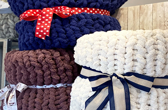 chunky blankets lumi boutique