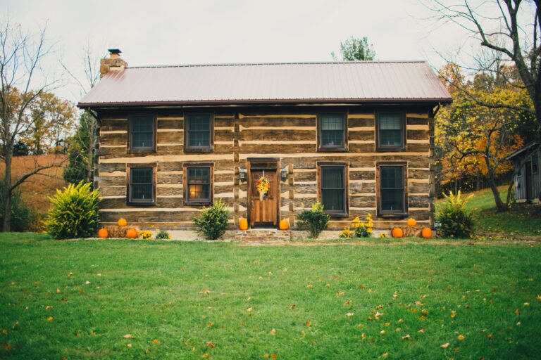 runninghorsebarn cabin 768x512