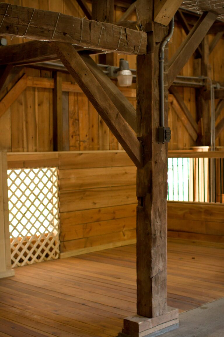 runninghorsebarn detail 768x1152