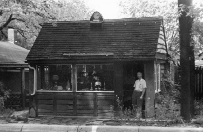 totem post 2 768x501