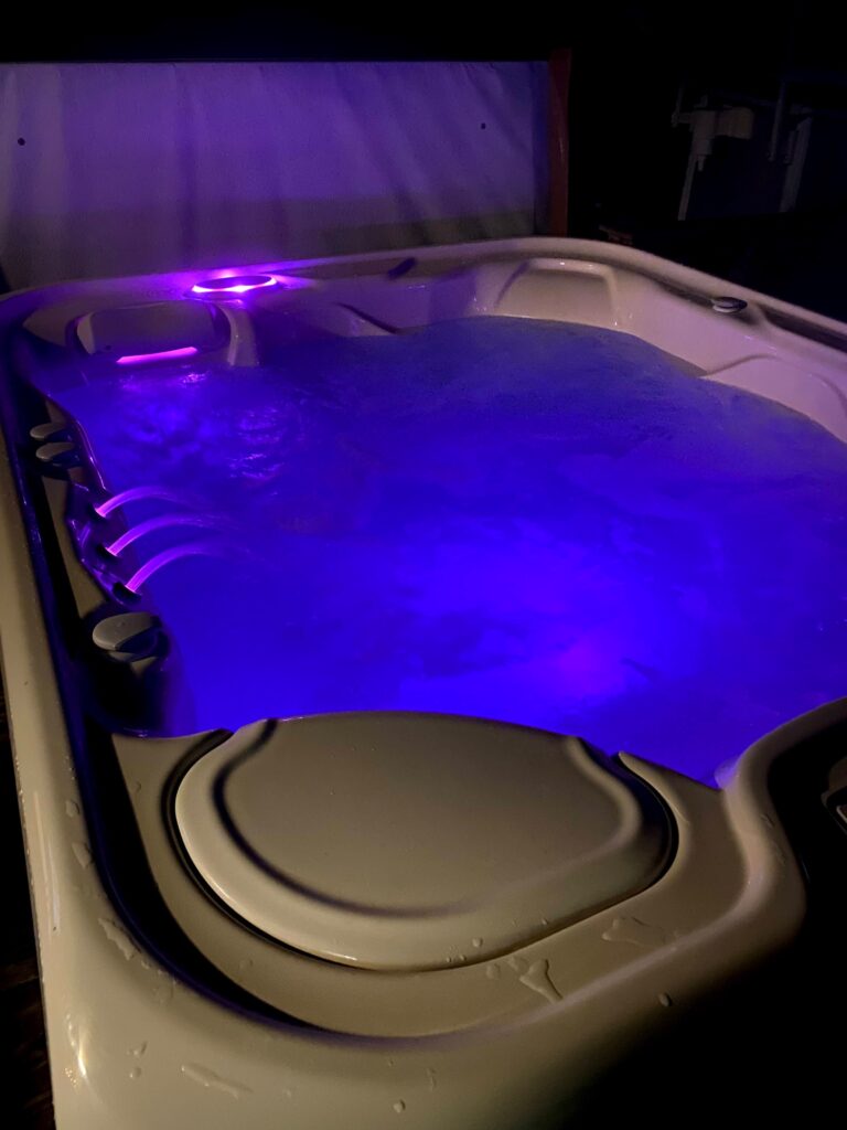 1SR hot tub 768x1024