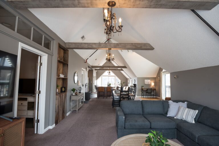 211 S. Van Buren 20 768x513