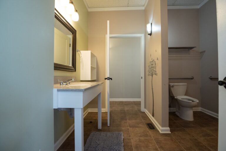 211 S. Van Buren 31 768x513