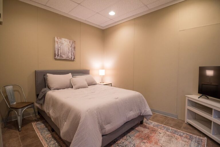 211 S. Van Buren 35 768x513