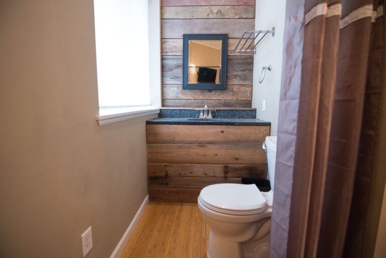 211 S. Van Buren 52 768x513