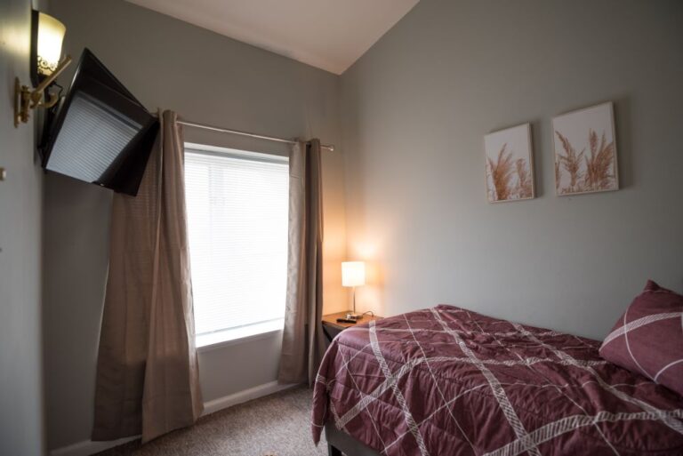 211 S. Van Buren 59 768x513