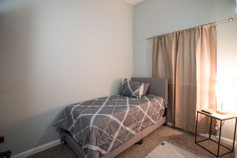 211 S. Van Buren 60 768x513