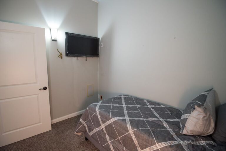 211 S. Van Buren 62 768x513