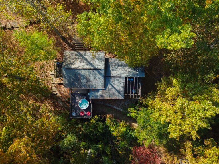 Lake House 1 768x576