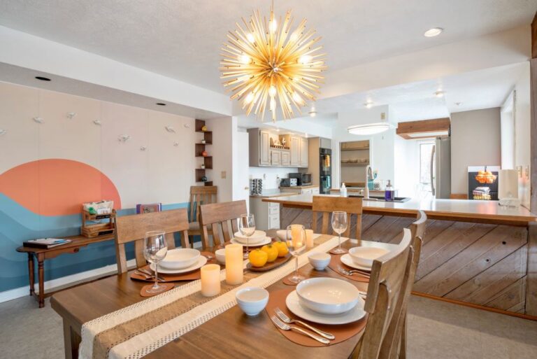 hearthstone dining 2 768x513