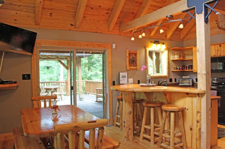 lemon ridge kitchen dining table 768x511