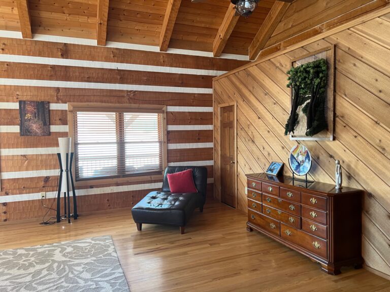 bedroom other side 768x576