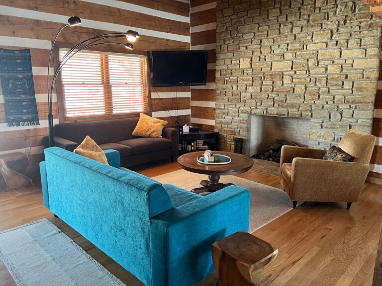 living room 2 768x576