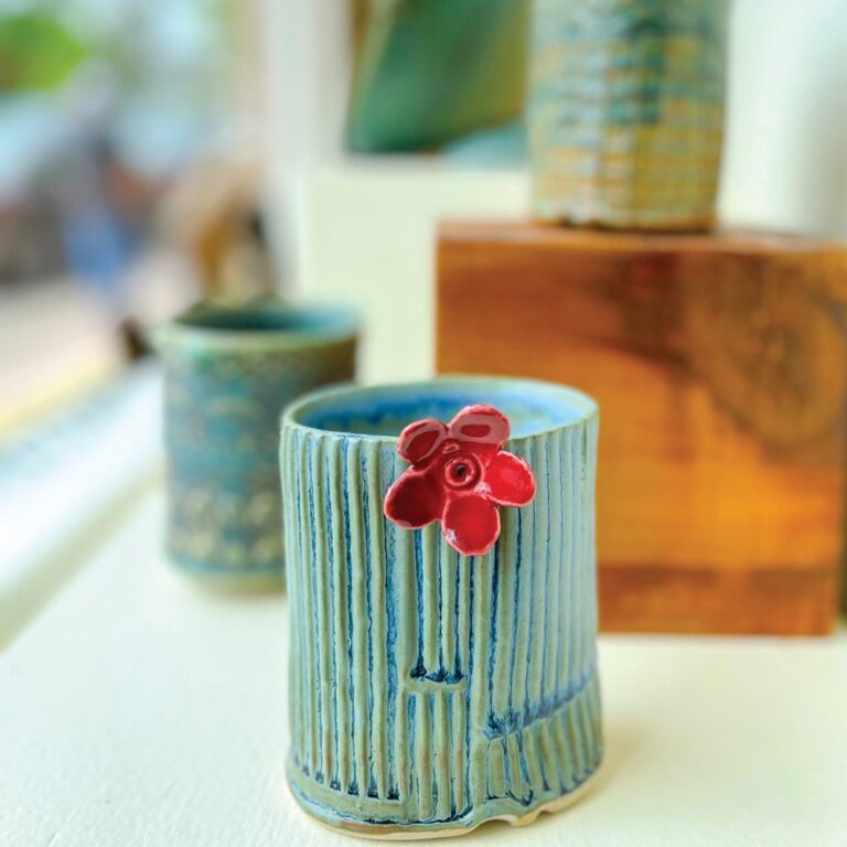 Wood Della Blue Pottery Vase Flower web 768x768