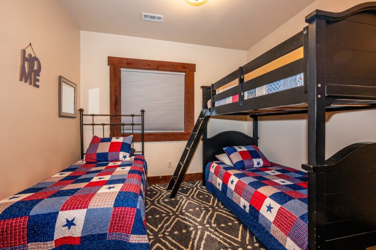 HOB  3 Irish Sons  photography by Steve Cale 6828BF9F 768x511