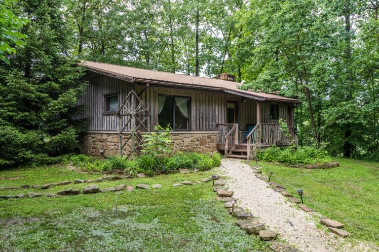 2018 06 13 19.36.12 768x512