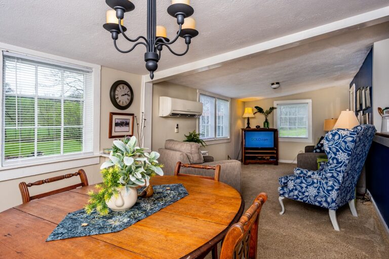 HOB  Artists Retreat  photography by Steve Cale 32077EAA 768x511