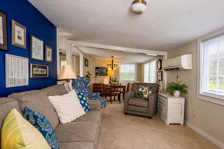 HOB  Artists Retreat  photography by Steve Cale 32156084 768x511