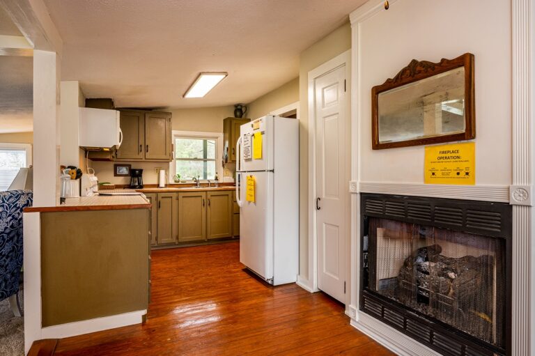 HOB  Artists Retreat  photography by Steve Cale 3225187E 768x511