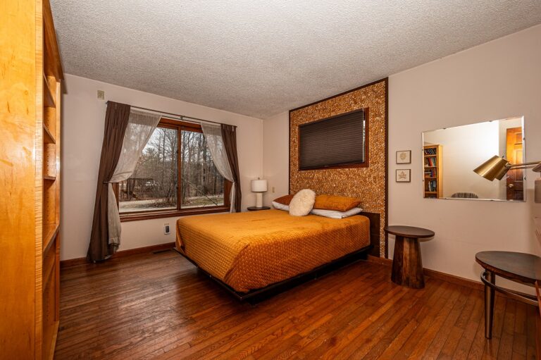 HOB  Aspen Lake House  photography by Steve Cale 69943C24 768x511