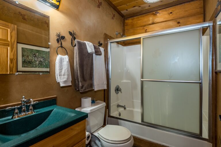 HOB  Big Buck Cabin  photography by Steve Cale 804195F4 768x512