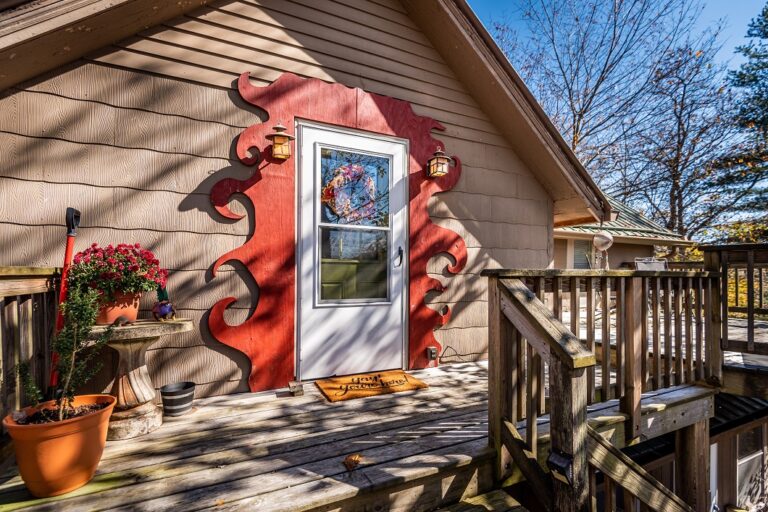 HOB Catalpa Treehouse photography by Steve Cale 2398E289 768x512