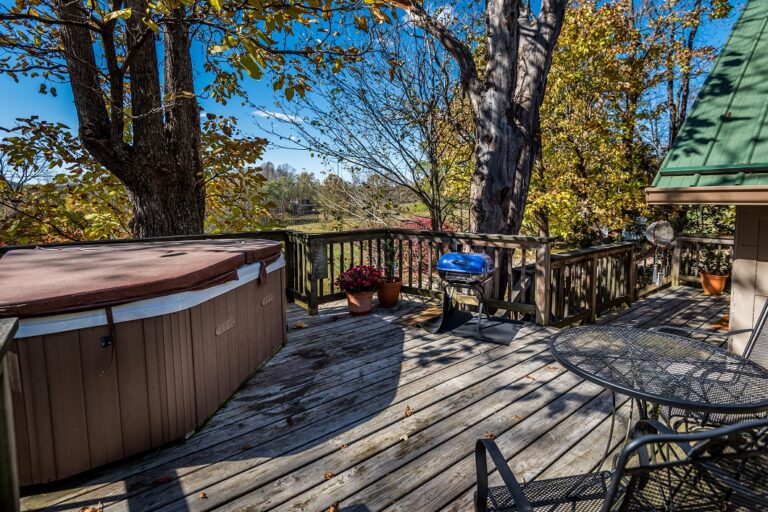 HOB  Catalpa Treehouse  photography by Steve Cale 24007BB9 768x512