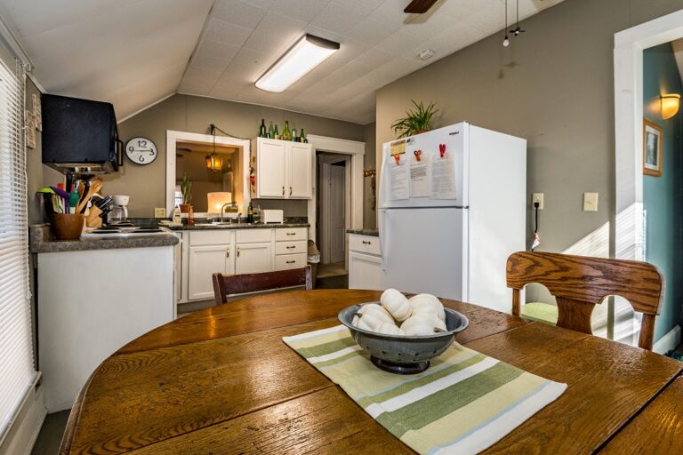 HOB  Catalpa Treehouse  photography by Steve Cale 2410A3F0 768x512