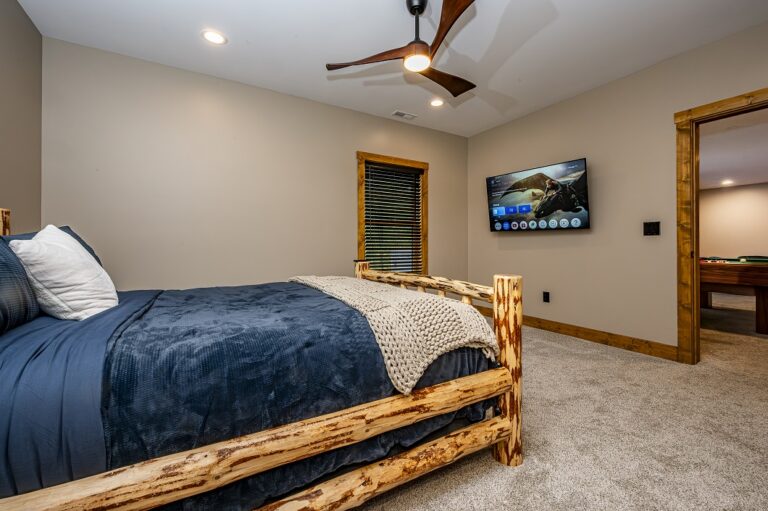 HOB  Copper Cliff Cabin  photography by Steve Cale 8068 Enhanced NR5022 768x511