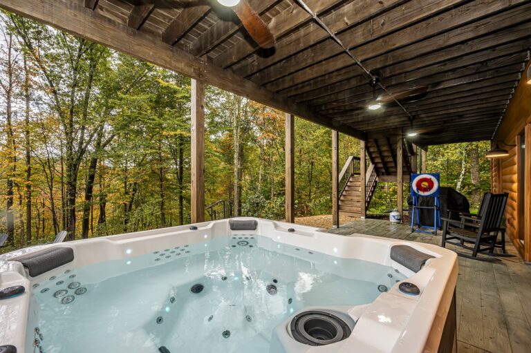 HOB  Copper Cliff Cabin  photography by Steve Cale 8090 Enhanced NR5227 768x511