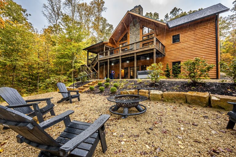 HOB Copper Cliff Cabin photography by Steve Cale 8094 Enhanced NR4515 768x511