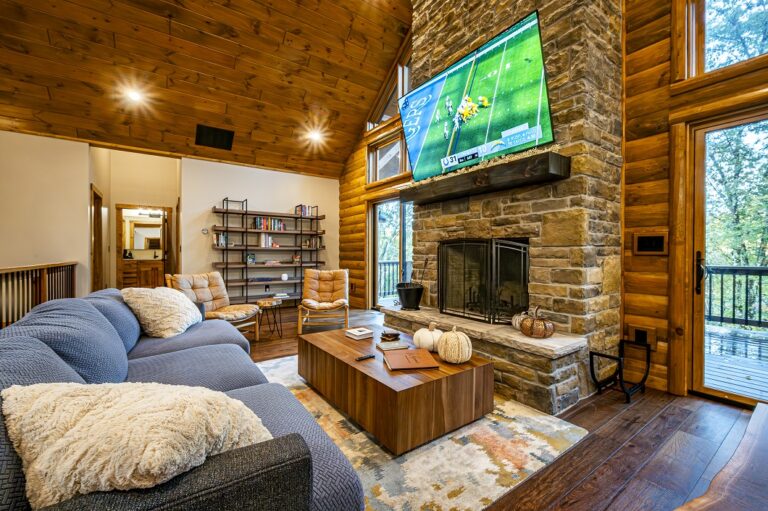 HOB  Copper Cliff Cabin  photography by Steve Cale 8115 Enhanced NR3549 768x511