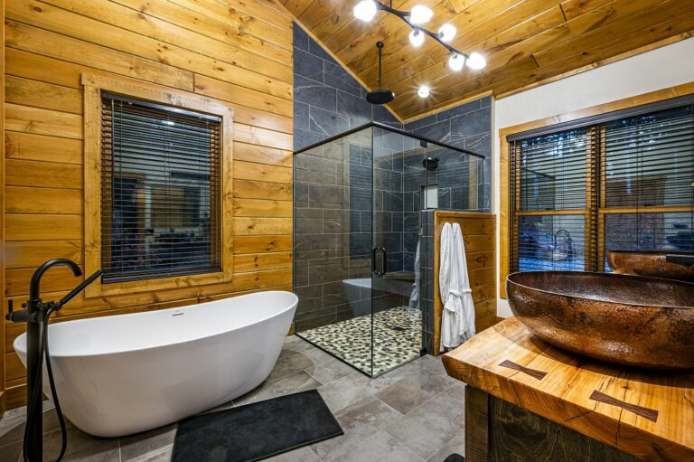 HOB  Copper Cliff Cabin  photography by Steve Cale 8157 Enhanced NRB225 768x511