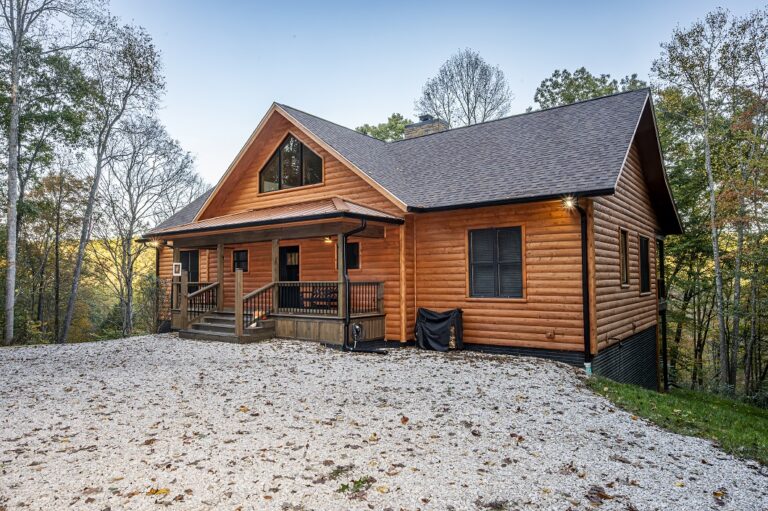 HOB  Copper Cliff Cabin  photography by Steve Cale 8184 Enhanced NRD66B 768x511
